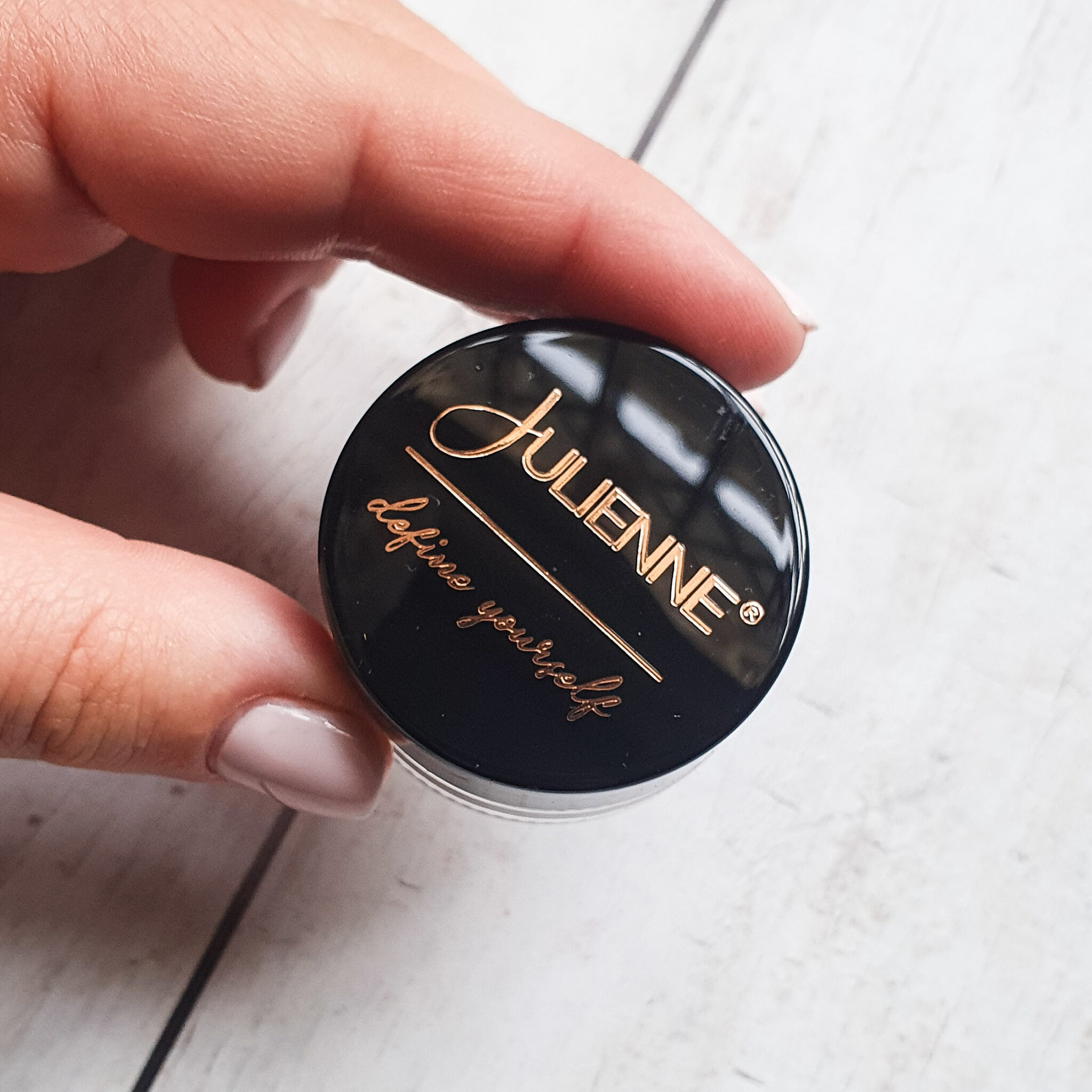 JULIENNE BROW POMADE