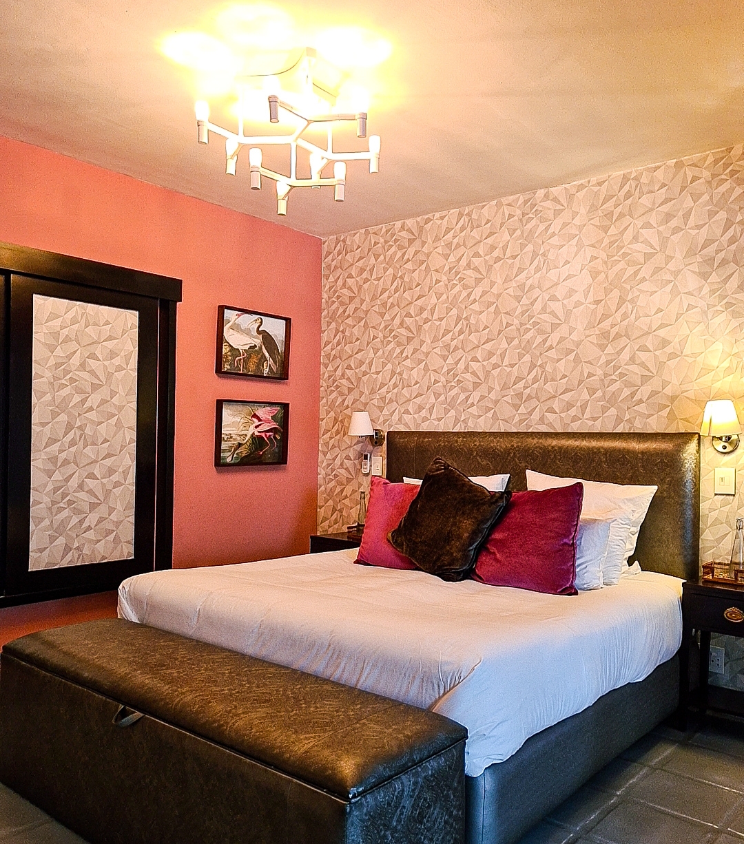 MAJEKA HOUSE POOLSIDE CHOICE ROOM